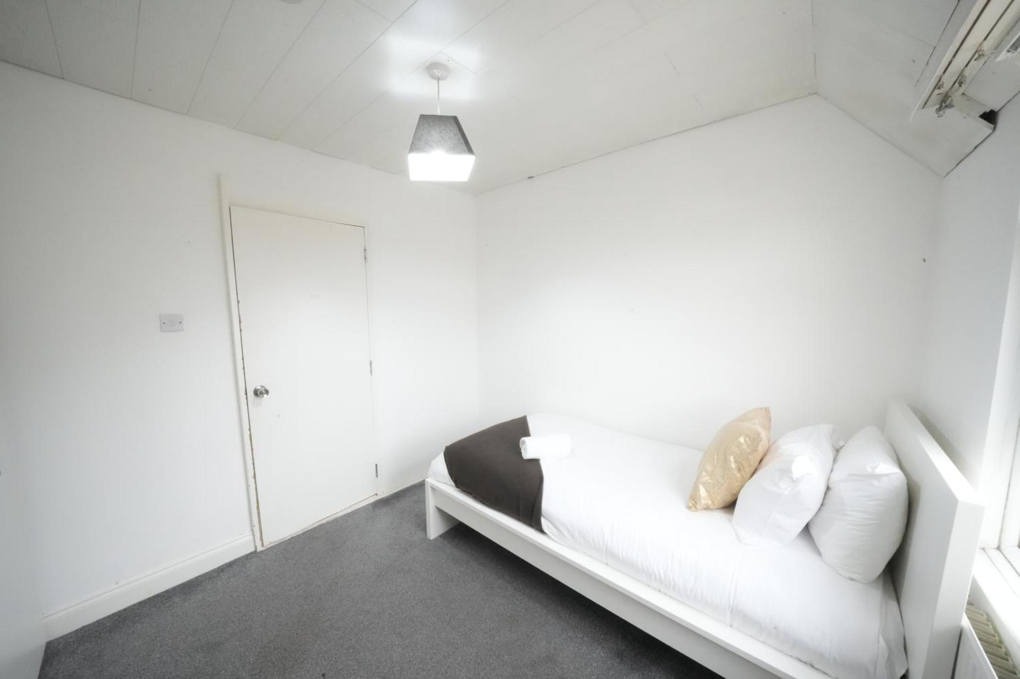Airport Comfy Stay Harmondsworth Exterior foto